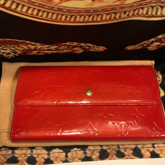 Beautiful Louis Vuitton Wallet ! In great condition no transfer!! - Picture 9 of 14